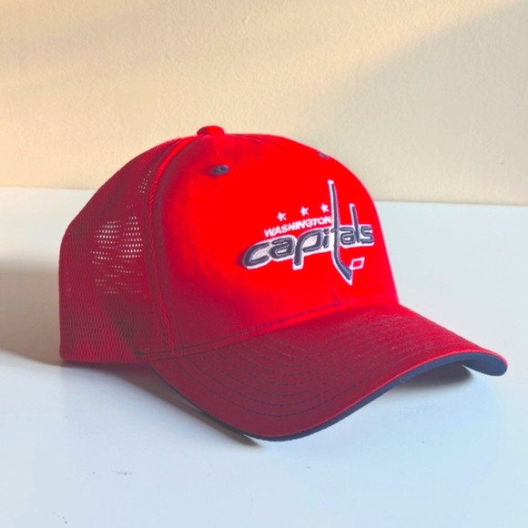 #3 - Washington Capitals Merchandise Authentic Reebok Shirt #8 & NHL Cap - Picture 7 of 16
